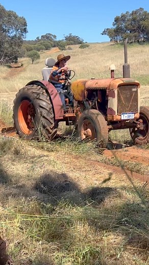 Been fun getting to test the new tractor - can’t wait to give this baby a new coat of paint!! 🧡 | Gardens and Gutters Wheatbelt WA
