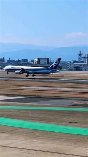 福岡空港（全日本空輸 Boeing767-381ER JA618A 着陸）