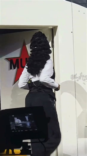 Columbia Fans Spill Tea on Muni Long’s Show