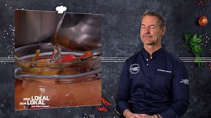 Mike darf als erster in Josefs Küche zuschauen. Es gibt tschechische Spezialitäten wie "Ertrunkene Wurst". Christian kennt das Gericht auch als "Faule Zipfel". Hoffentlich schmeckt es besser, als es klingt. #MeinLokalDeinLokal 😁📺 „Mein Lokal, Dein Lokal“ – Montag bis Freitag um 17:55 Uhr, bei Kabel Eins oder kostenlos streamen auf Joyn. | Mein Lokal, Dein Lokal