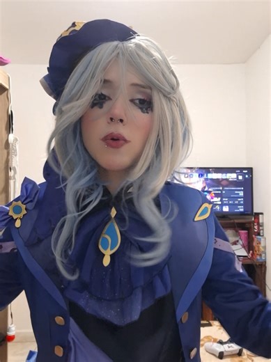 Eu perdi a outra luva dela na casa do meu ex 🥲 #cosplayer #fy #genshinimpact #furina #furinagenshinimpact
