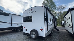 1.6K views | This pre-owned Keystone Cougar 22MLS packs a king-size bed, full bath, pantry, booth dinette, and solar power—all under 30 feet! Ready for weekend escapes or full-on road trips. Come check it out before it’s gone! #ThrowbackThursday Check it out -> https://www.walnutridgerv.com/product/used-2022-keystone-rv-cougar-half-ton-22mls-2858516-29 | Walnut Ridge RV | Facebook