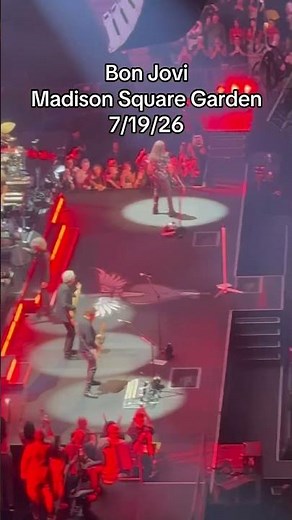 Bon Jovi, you give love a bad name live at Madison Square Garden