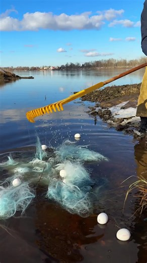 Handmade fabric the way our grandmothers did 👵🏻🌸 #howto #fabric #sustainability #craft #fyp