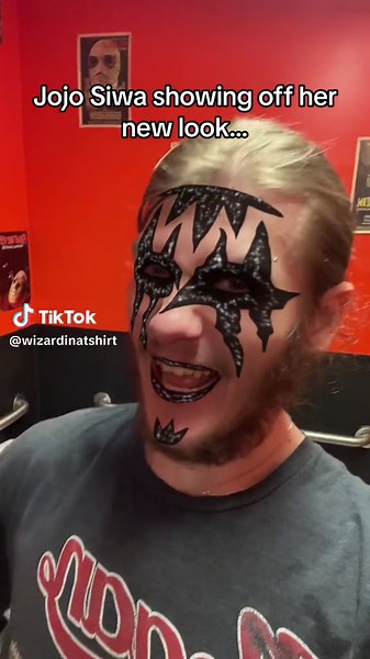 Jojo Siwa's Kiss-Inspired Transformation: A Bold Makeup Look