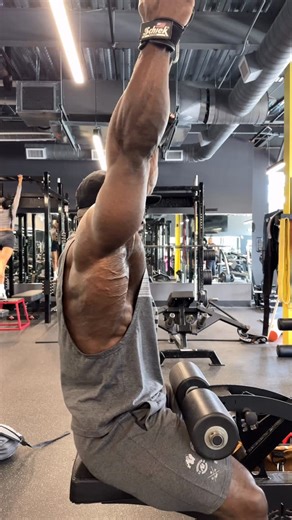 Brandon Curry on Instagram: "You might want to use not so strict form to your advantage, extending a set beyond strict set failure. I’m demonstrating this here using a lat pulldown. Many over analyze form on social media putting everybody’s execution in their little tiny boxes of perfection. No I’m not saying I’m right and they’re wrong but sometime you can use another’s wrong to your purposed advantage. Good time to shop @gorillawear but don’t forget to use Brandon10 for 10% off Training powere