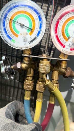 Is this system low on Freon ? Or a restriction! Or an air flow issue !!! #hvac #hvacrepair