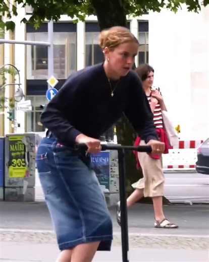 Few clips from Sophie's latest edit on BluntscootersTV youtube channel #Bluntscooters #envyscooters #AOSV6