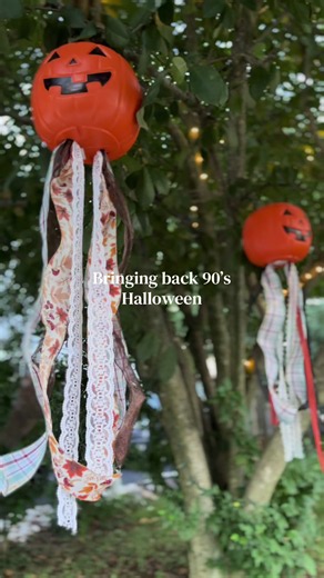 Vintage 90s Halloween decor DIY ideas