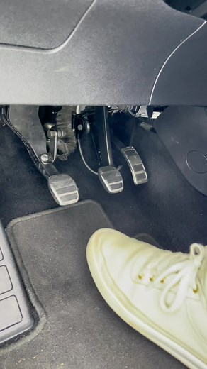 How to Move a Manual Car: Step-by-Step Guide