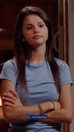 81K views · 1.9K reactions | El servicio es malísimo #selenagomez #parodia #humor #rossberry #comedia | Ross Berry - Oficial | Facebook