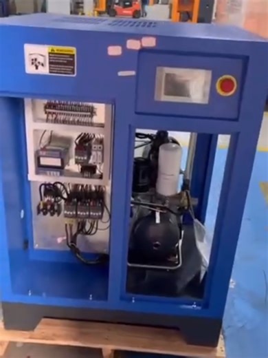 Screw Air Compressor 10HP, belt driven, fixed speed, Hanbell Air-End, IP54 motor Compresor de tornillo, compresor de aire, tranmisión por aire, de velocidad fija, cabezal de Hanbell, motor de protección IP54 #compresor #aircompressor #compresordeaire #compresordetornillo #maquina #screwcompressor #screwaircompressor #industrial #industrialmachinery #industrialmachine #factoryequipment #manufacturing #compressor #maquinariaindustrial #industria #aircompressorsupplier #pneumatic #maynenkhi #maynen