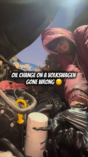 Whoever tightened up this oil filter gotta come see about me 😤 • • #vw #viral #marcelinsautorepair #fyp #reels #mechaniclife #oilfilter #fail | Marcelins Auto repair