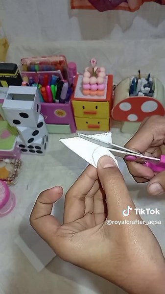 🎲 DIY Dice Vase 🌸 Stacked dice turned into a cute mini flower vase! So simple, creative, and perfect for desk decor 💕✨ #DiceVase #DIYCraft #MiniatureCraft #ArtAndCraft #CreativeDIY #CuteDIY #AestheticDecor #CraftTok#fyp