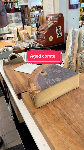 Top Favorite Cheeses to Try – From Epoisses to Comte