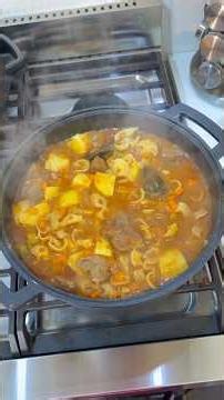 Guiso de fideos moñitos y pancito casero 😍 #comidacasera