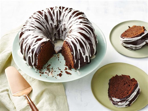 What's The Difference Between a Tube Pan And A Bundt Pan?