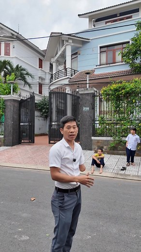 4.4K views · 56 reactions | Lô đất biệt thự 400m2 vip khu bên sông hiệp bình chánh thủ đức 15x27 nội khu 18 căn,đồng bộ đẹp, sạch, dân trí giá 33tỷ chốt lộc tỷ LH em Thanh Lao 0707110294 xem đất làm việc chính chủ | Thanh Lao | Facebook