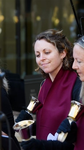 Ring in the holidays during ’Tis the Season on December 9 and 10! Enjoy performances by Las Palomas del Norte Hand Bell Ensemble, The Hot Beignets: Trad Jazz Music, Mariachi Rubor Súle Greg Wilson, and Rural Street Klezmer Band, attend a mini gallery tour, make your own sleigh bell, and more: https://bit.ly/4810lZS Video description: Palomas del Norte Handbell Ensemble perform in MIM’s courtyard. | Musical Instrument Museum - MIM