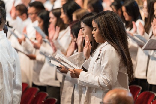 USC’s Class of 2028 Doctor of Pharmacy Students Receive Their White Coats