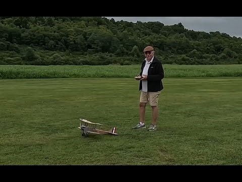 Lee's Airco DH 6 was a British military trainer biplane