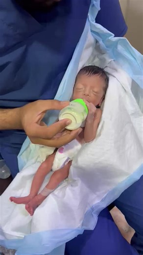 Caring for Newborns: Bottle Feeding Tips