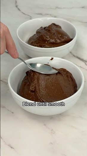 The BEST Chocolate Avocado Pudding 🥑🍫