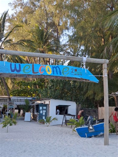 I was served by Deaf and Non-verbal waiters and waitress!!! Only place that accommodates them all!!!How epic!