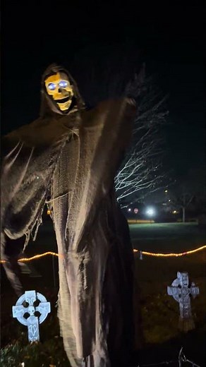 Animated Hovering Ghoul with Video Eyes! Halloween Home Haunt Prop