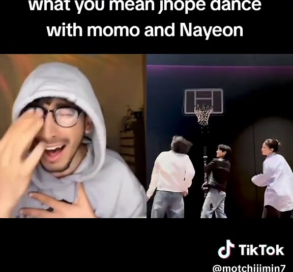 army for 7 years and once for 5 years win is win armyonce 🥹🥹🥹🥹🫂#armybts #jhope #sweetdreamsjhope #momo #nayeon #bts_twice #bts_official_bighit #bangtwice #hobipower #hobi #momo #twiceonce @Aladdin🧞‍♂️ @aladdin.too سوري علاء استعملك في كلش😭😂