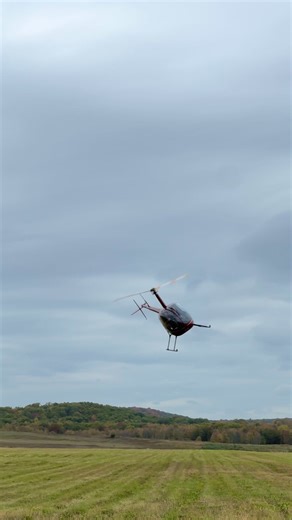 ☁️ 🚁 #r22 #robinsonhelicopters #robinsonr22 #helicopterpilot #aviation #aviationlovers #photography #pilot #femalepilot #pilotlife #newyork #orangecountyny #cfii #pilotlife #flying #awesome | Independent Helicopters