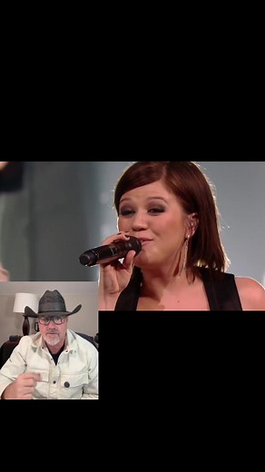 CMT Crossroads: Reba McEntire and Kelly Clarkson Collaboration