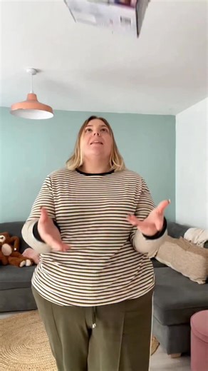 ad - Are you ready for some family fun? Let me introduce Glow Ball! 🔥 With 4 fast action games, it comes with 3 electronic wristbands that can be paired to the ball and change colour to indicate each player’s turn. You can be red, green or blue BUT Glow Ball from @Charactertoys is the ultimate boss, choosing whose turn it is! (which means no arguing over who is going first 🤣 ) It’s active, keeps you on your toes and is lots of fun! It’s a fab family game with epic lights and sounds, and it can