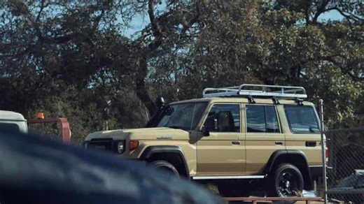 A fresh wave of Land Cruisers just arrived, blank canvas, pure potential. What would you build?⬛️ Signature Series? Essential Package? Or your own custom vision? Every Black Box starts here: a platform ready for craftsmanship, capability, and your style. Tell us, how would you transform yours?😏 Discover more at blackboxcustom4x4.com | Blackbox 4x4