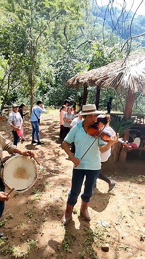 10K views · 128 reactions | Chacarera criollita violin y bombo! | Gota del Chaco | Facebook