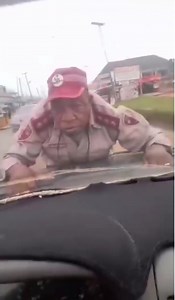 See how dem turn person papa to spider man, 😭😭😭 old man for that matter. Chai 😭 | Comedian Tonene