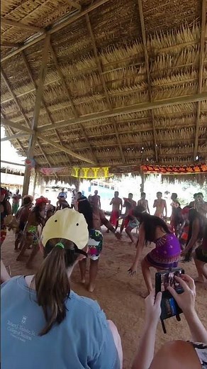 Visiting an Indigenous Village in Panama 🌸🌳