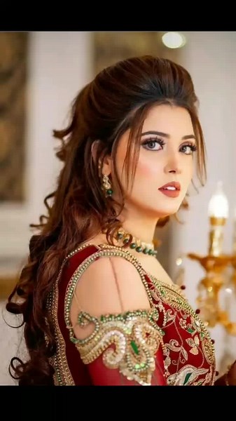 Red Dress Makeup Ideas: Lipstick, Eyeshadow, and More!