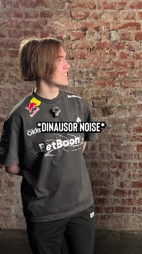 CS2 pros imitating dinosaurs 😅 #ESL #gaming #esports #counterstrike2 #iemcologne2026