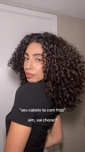 Dealing with Frizzy Hair: Embrace Your Curls!