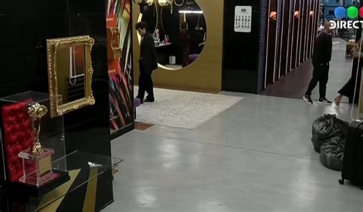 EMANUEL Y LUANA CONVERSARON Y HASTA PLANEARON NO ALEJARSE DEL TODOEMANUEL: todo no se puede hacer, no quieren que estés en el grupo, zunino no quiere, la bomba no quiere, dane no quiere y va a cocinar. lo primero que tenes que hacer es juntarte con edu para comer, ni cinzia ni yo te vamos a cortar los pelos, ella te re aprecia y yo no te voy a dejar en banda. la bomba no sé cuánto va a durar acá LUANA: no va a durar mucho, pero está bueno generar quilombo, quise marcarles que no soy ninguna pelo