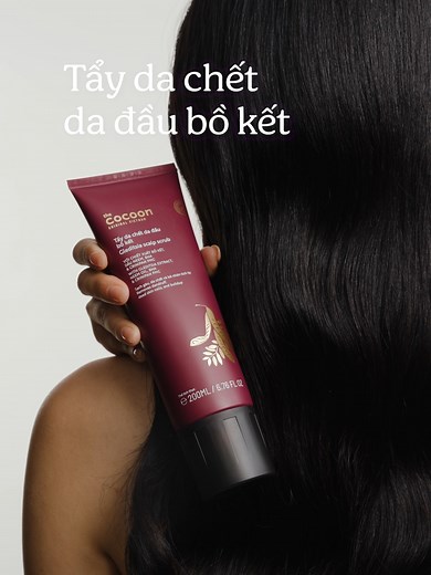 ⚡️Thêm bước làm sạch chuyên sâu - da đầu nhẹ thoáng và tóc phồng tự nhiên Ra mắt Tẩy Da Chết Da Đầu Bồ Kết - giải pháp làm sạch sâu với đa tác động từ vật lý, hoá học và sinh học giúp: • Sạch gàu hiệu quả. • Loại bỏ da chết, bã nhờn và cặn silicone tích tụ. • Hỗ trợ cân bằng hệ vi sinh da đầu, giảm ngứa, giảm dầu sau 72 giờ. Sự kết hợp của muối biển, chiết xuất Bồ kết, dầu Neem, BHA và Crinipan® PMC Green tạo nên kết cấu đặc biệt, cuốn sạch vảy gàu, giảm ngứa, giảm dầu chỉ sau một lần dùng! #Coc