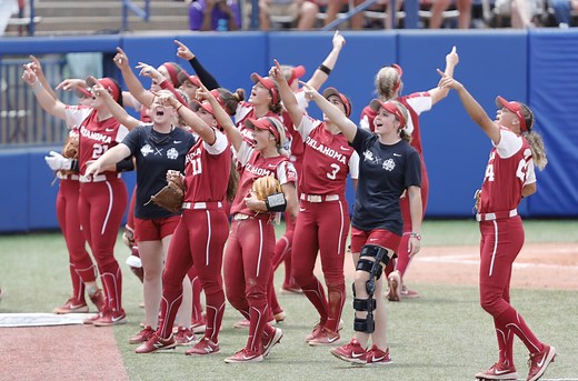 Does college softball have a mercy rule?