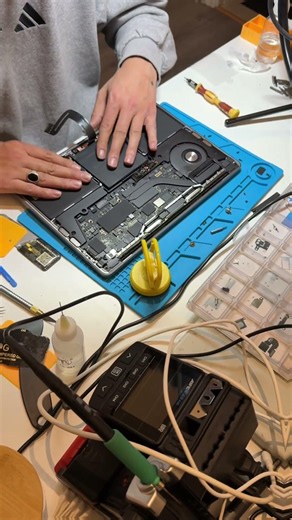 MacBook M1 Battery replacement #macbook #cambridge #macbookpro #batteryreplacement
