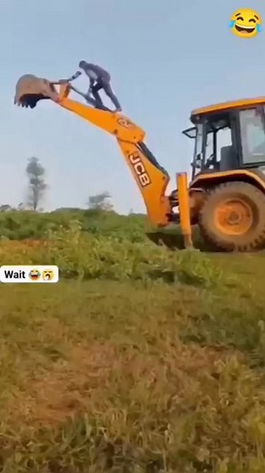 JCB Bala To Bhaag Gaya 🙄😂😁 #funny | Apu Singha