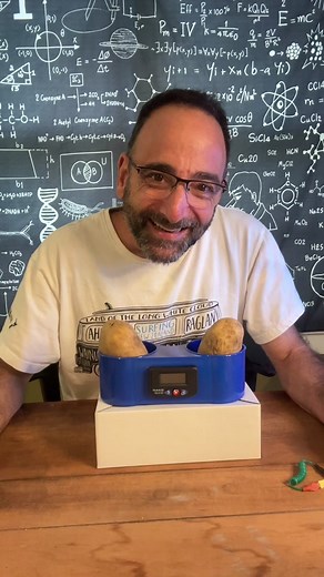 A battery made from a potato? #Science #Electricity #Chemistry #battery #learnontiktok #Potato #Clock