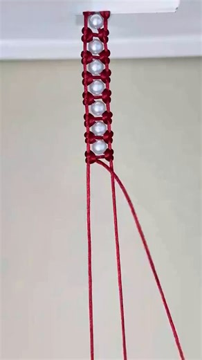 Making a bracelet using just string