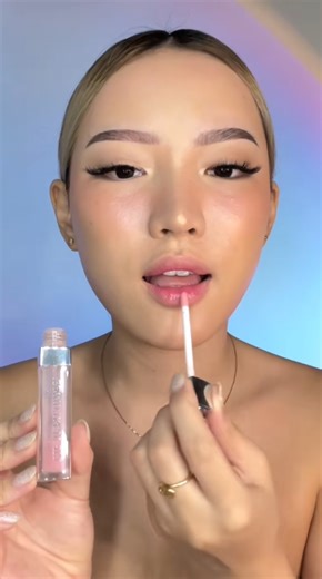 This MAC makeup tutorial shows a glam look worth recreating