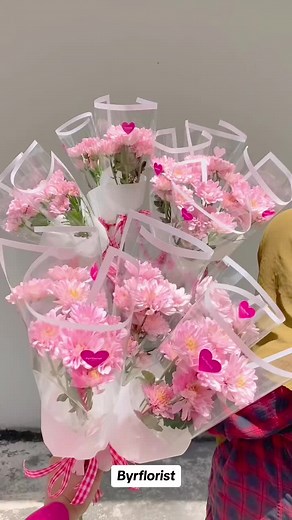 Tutorial: How to Make a Simple Single Flower Aster Bouquet