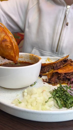 🌮 You have to try the Birria Tacos from Quinoa Peruvian & Mexican Restaurant! ➡️ This must-try #buckscounty BYOB serves up authentic Peruvian and Mexican cuisine! ✨Plan your next trip to Doylestown, PA and stop in for some good eats! 📍 54 E State Street, Doylestown, PA 18901 . . . #eatinbucksco #stayinbucksco #visitbuckscounty #doylestown #quinoarestaurant #quinoa #mexicanfood #peruvianfood #buckscountypa #visitpa #visitphilly #foodie #birriataco #localbusiness #doylestownfoodie #musttry #clau